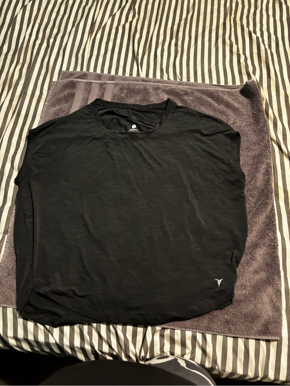Womens size M Old Navy Active Black Performance Tee